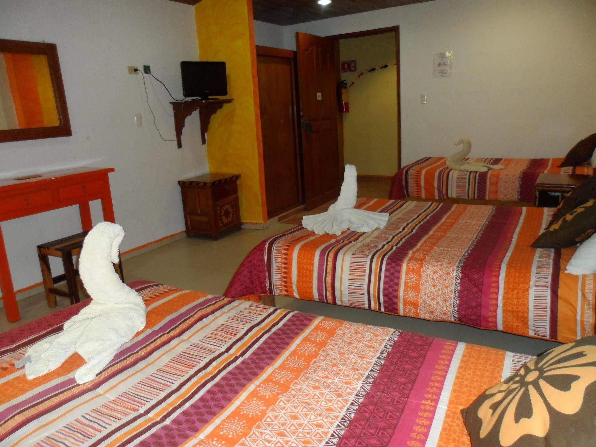 Hotel El Hormiguero Playa del Carmen Exterior photo
